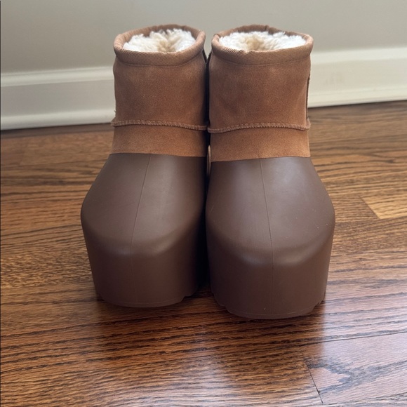 UGG Classic Mini Pumped Molded Boots Gender-inclusive. US men 6/women 7 - Picture 4 of 8